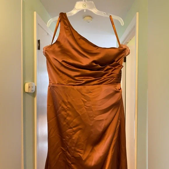 green emerald velvet dress Dillon